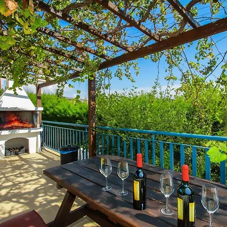 וילה Vineyard By